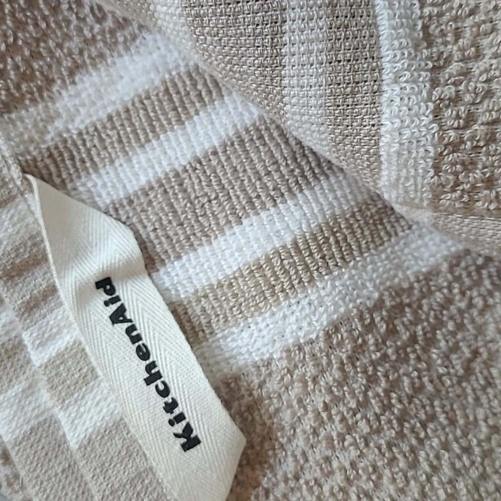 KitchenAid Towels - Picture 5 of 7